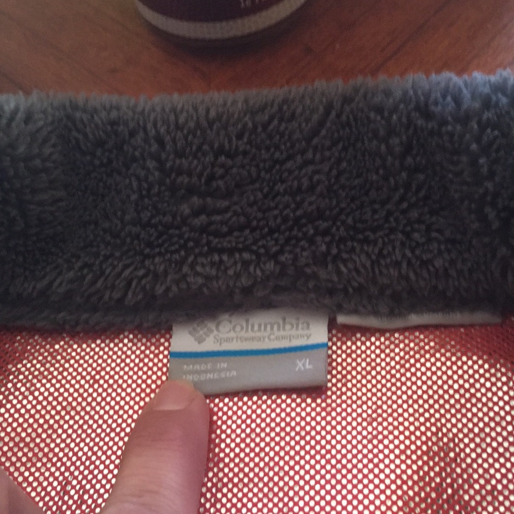 SOLD. !!!!! Locally. Women’s Columbia jacket - Picture 2 of 3
